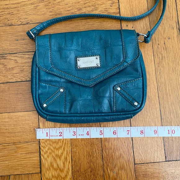 Elegant Teal Crossbody Bag - Picture 5 of 9